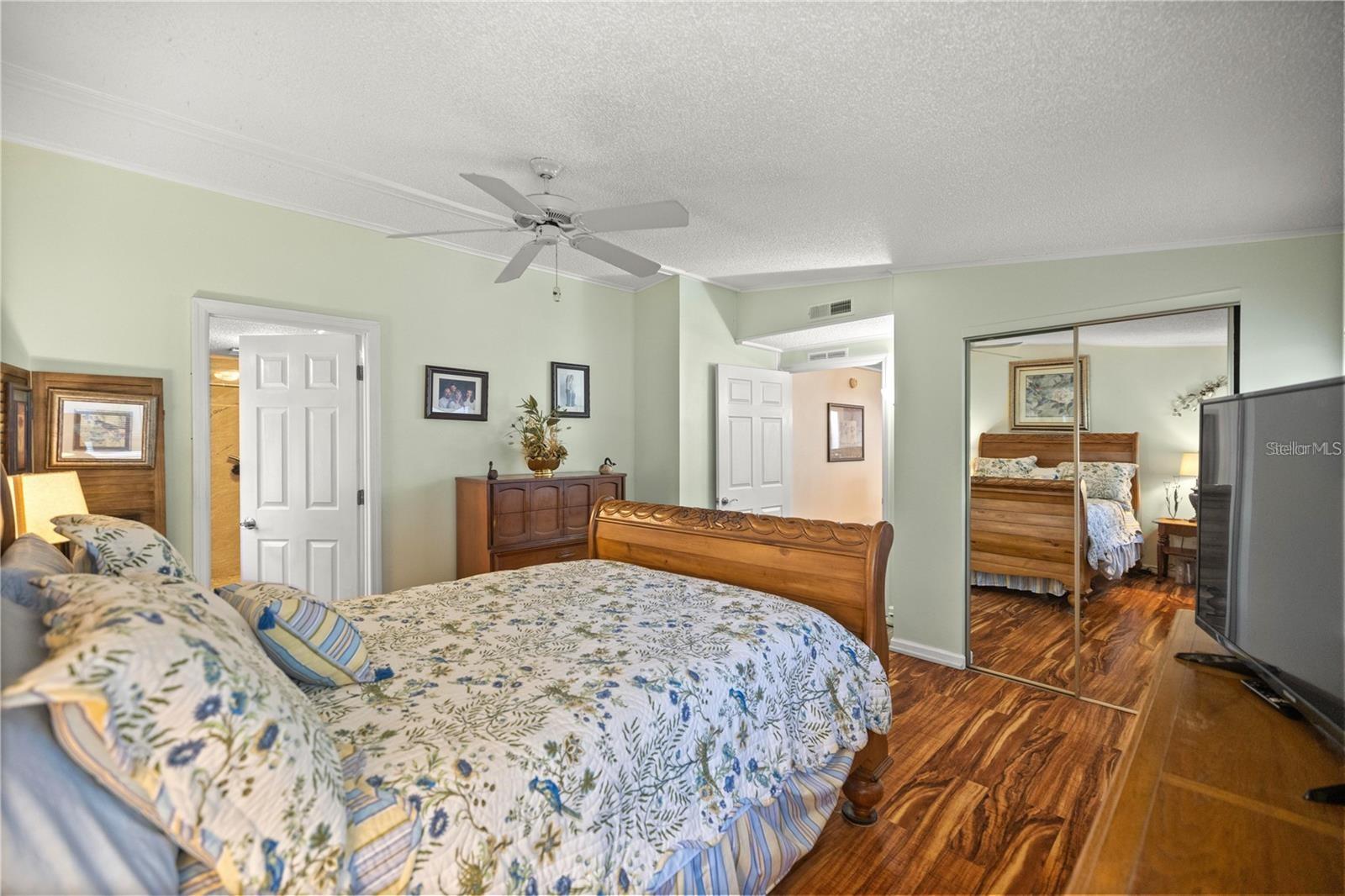 Image 12 of 32 For 705 Devon Drive