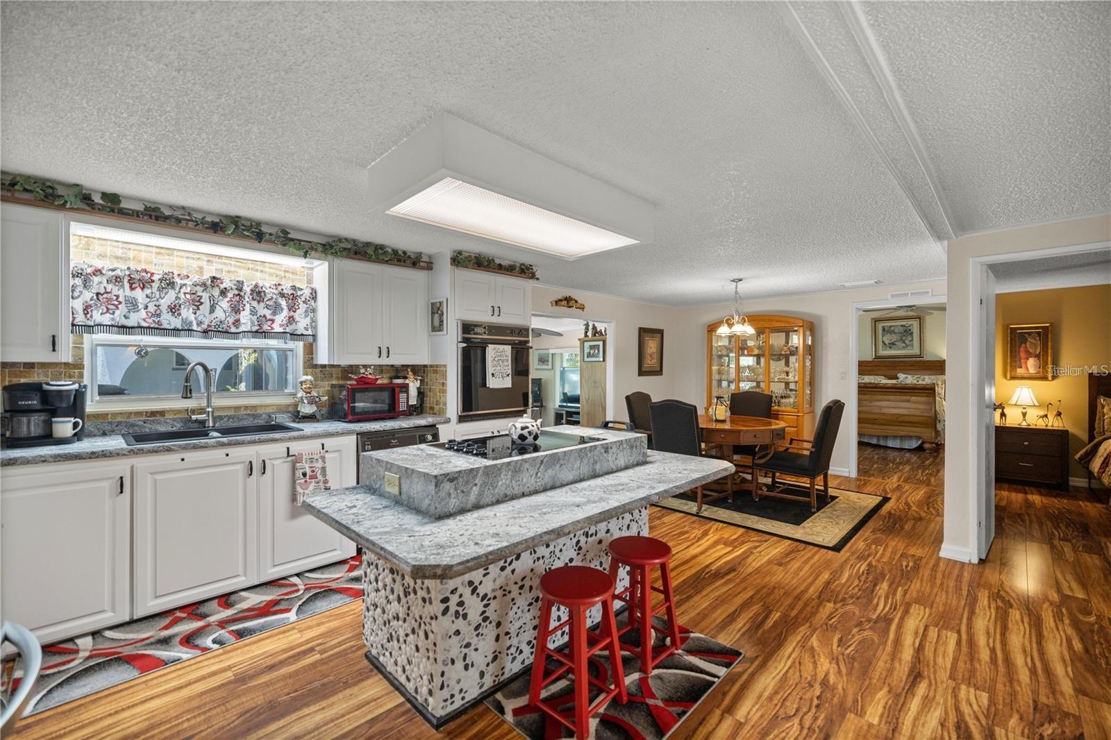 Image 7 of 32 For 705 Devon Drive