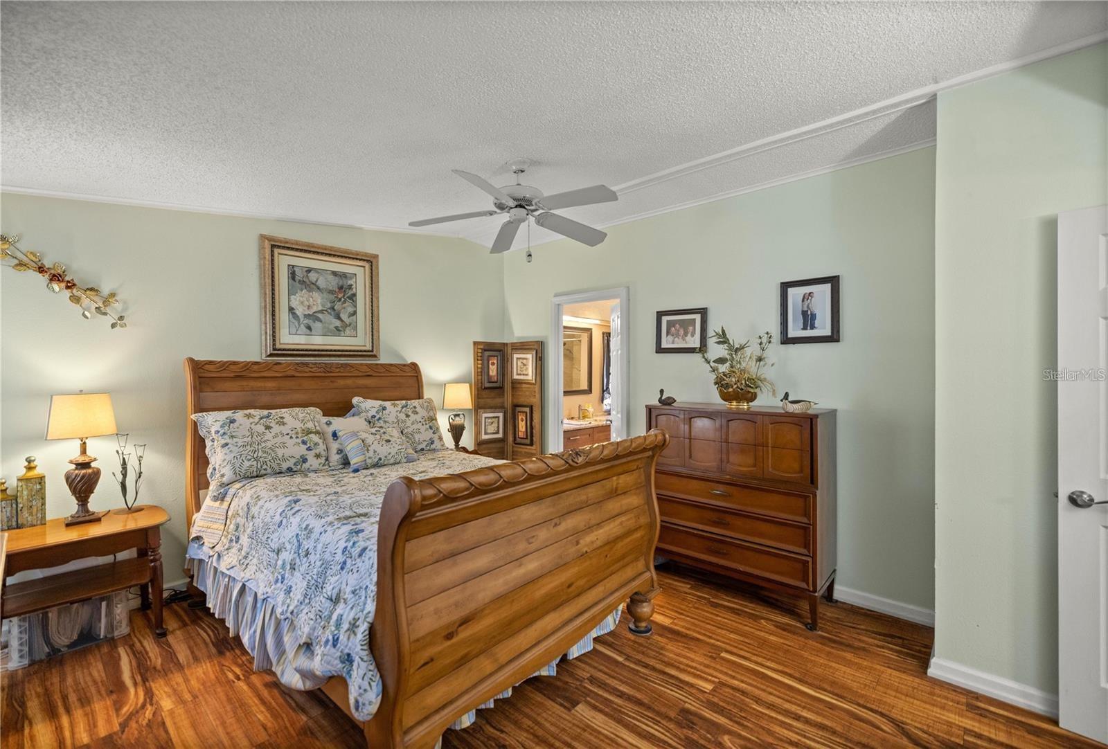 Image 9 of 32 For 705 Devon Drive
