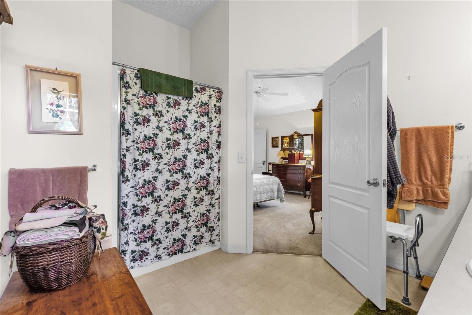 Image 16 of 27 For 3001 Saint Thomas Lane