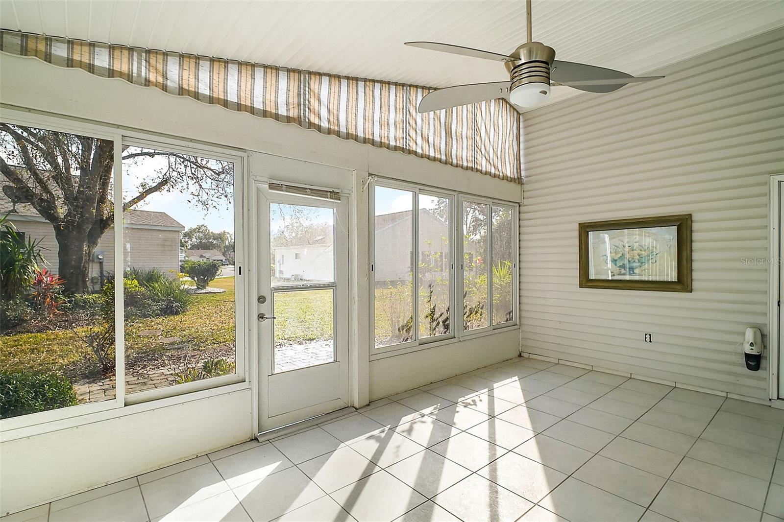 Image 18 of 47 For 25324 Hibiscus Street