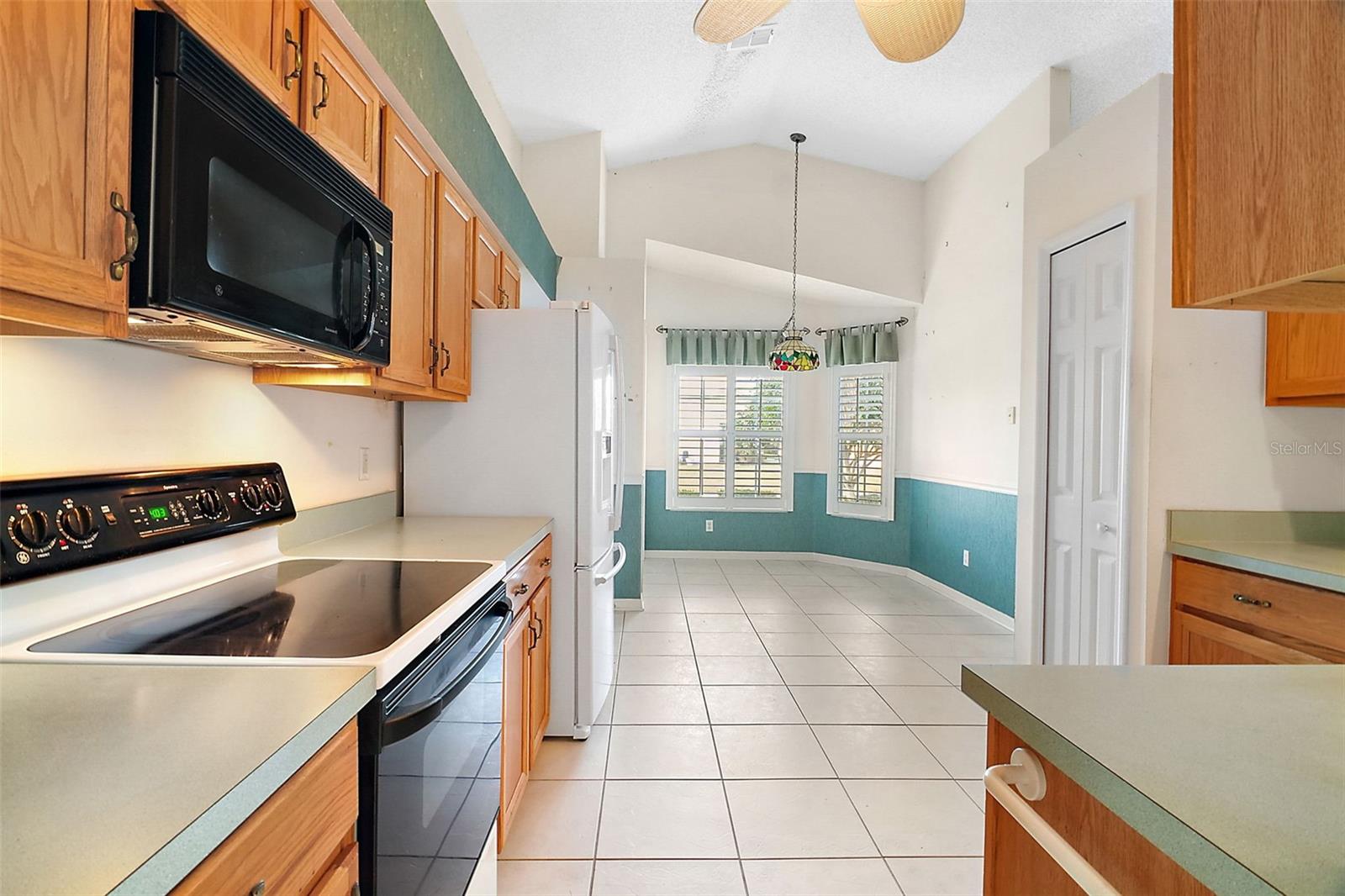 Image 32 of 47 For 25324 Hibiscus Street