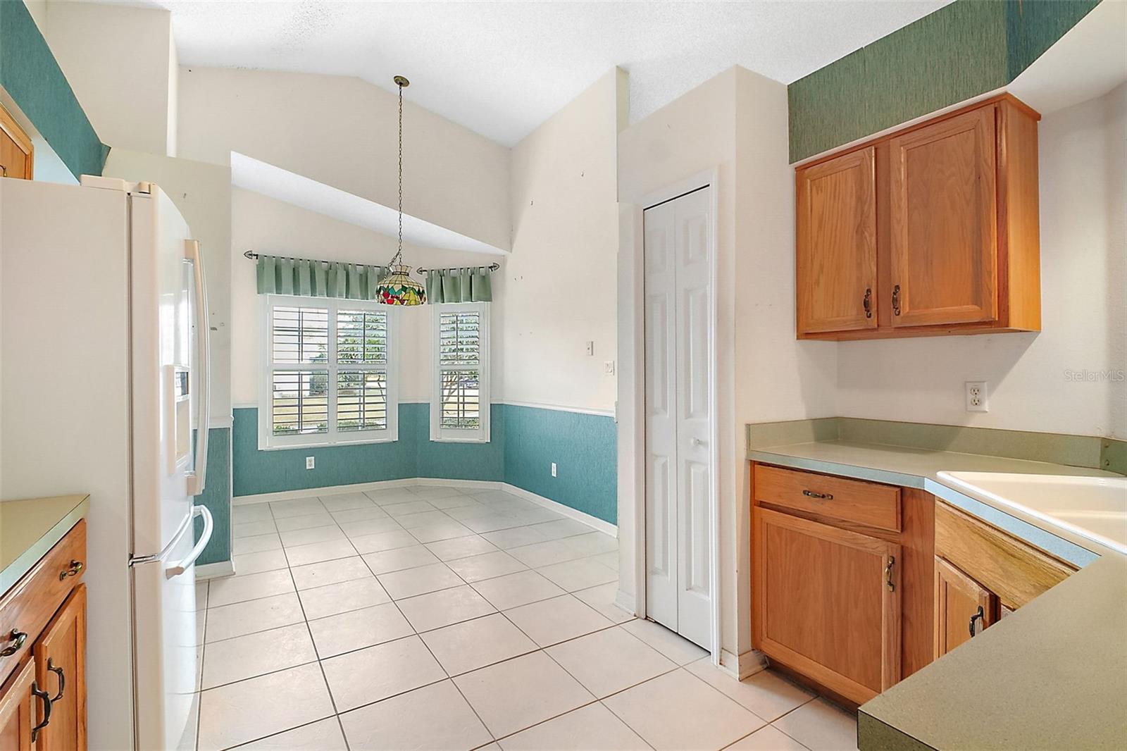 Image 33 of 47 For 25324 Hibiscus Street
