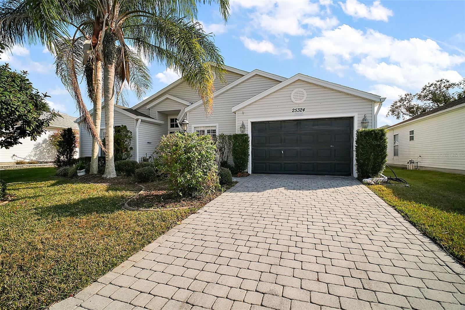 Image 8 of 47 For 25324 Hibiscus Street