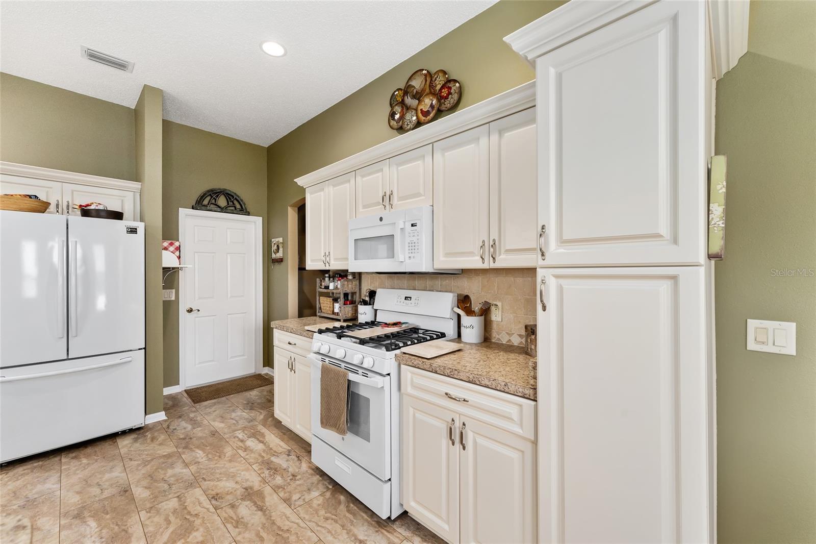 Image 14 of 36 For 1555 Ward Court