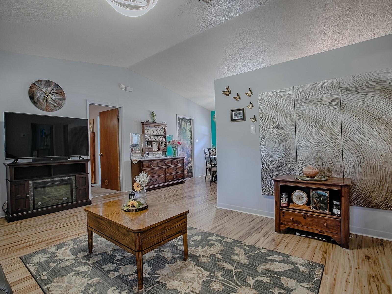 Image 4 of 24 For 11915 Cr 680