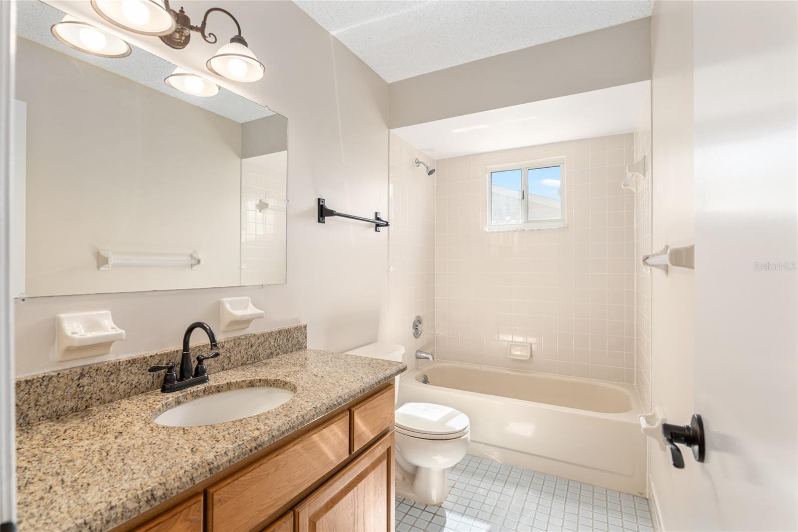 Image 15 of 27 For 17764 95th Court
