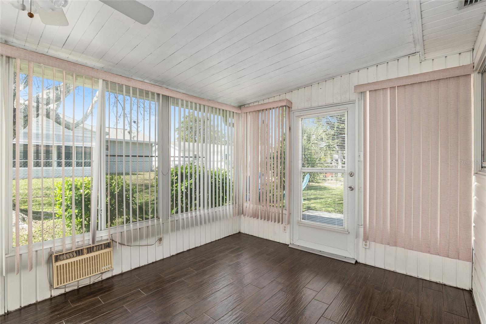 Image 18 of 27 For 17764 95th Court