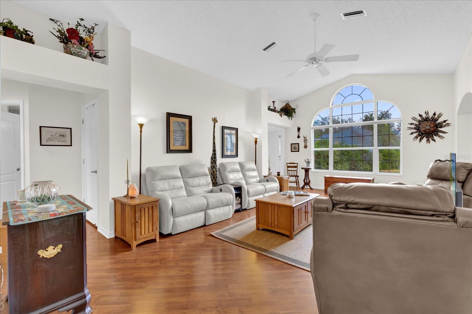 Image 6 of 24 For 1273 Oak Forest Drive