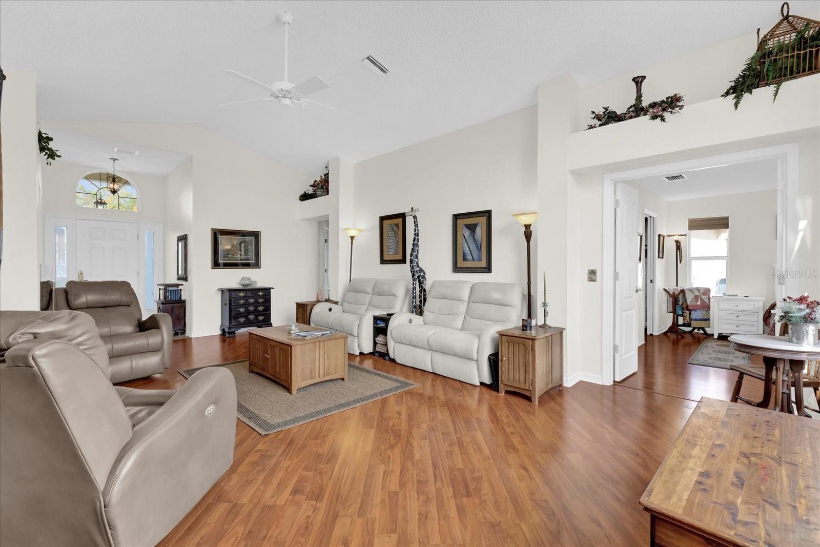Image 7 of 24 For 1273 Oak Forest Drive