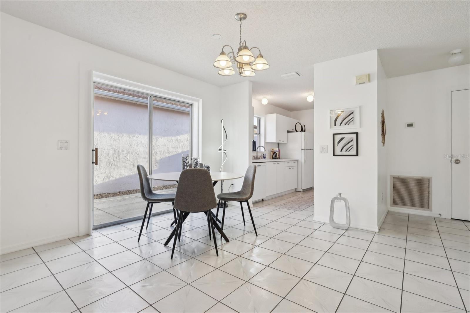 Image 15 of 42 For 731 Hernandez Drive