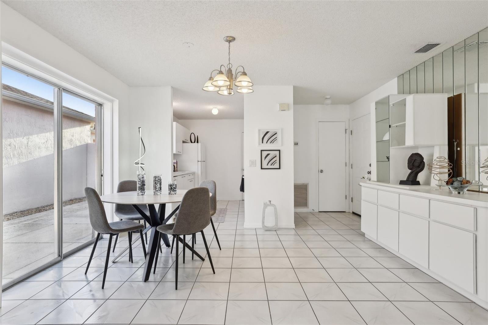 Image 17 of 42 For 731 Hernandez Drive