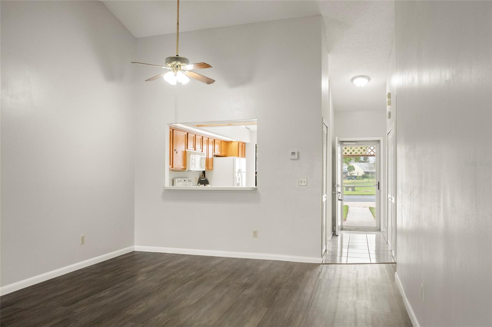 Image 7 of 36 For 123 Dresdan Court