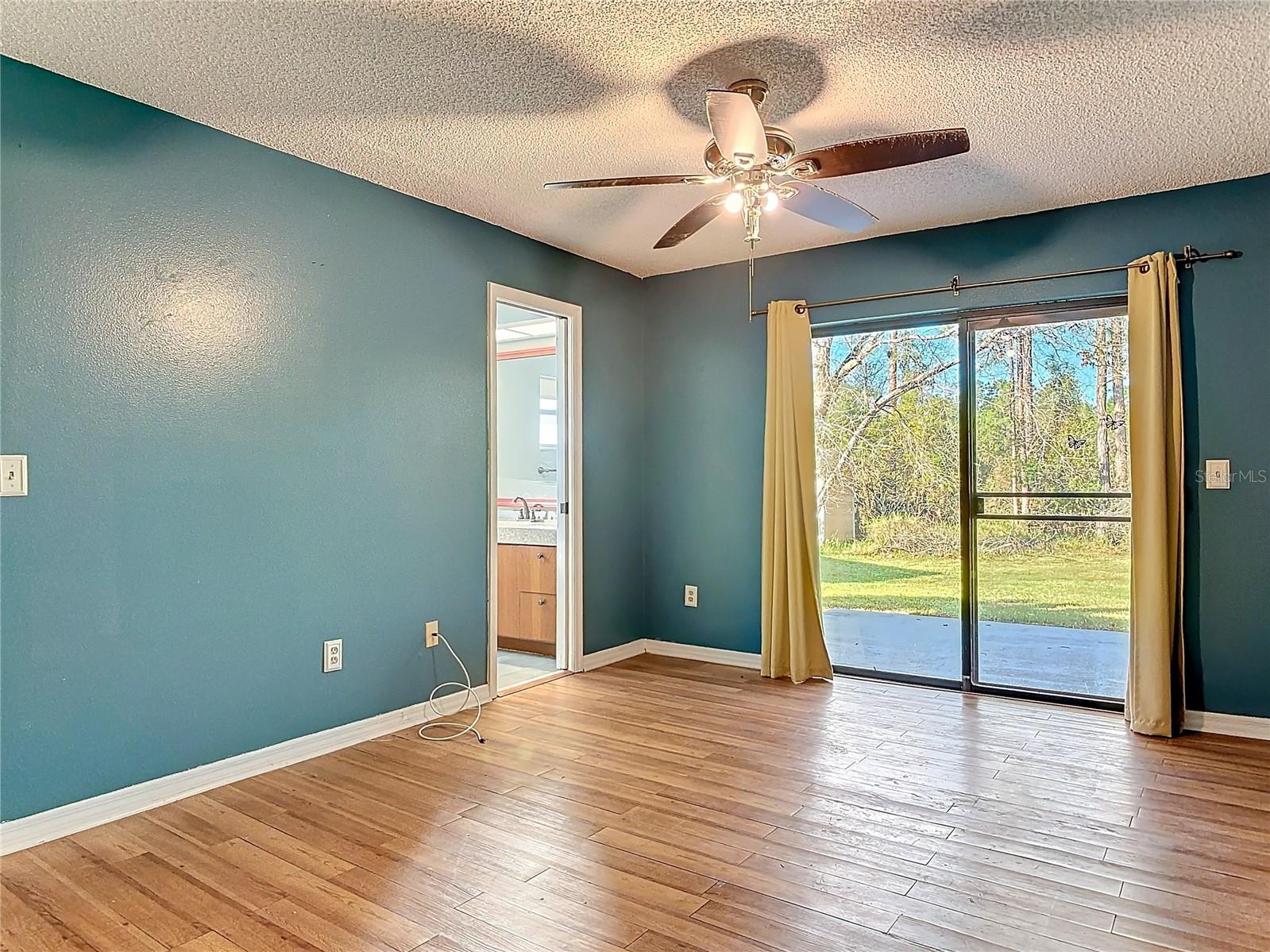 Image 17 of 38 For 1041 Eastbrook Avenue