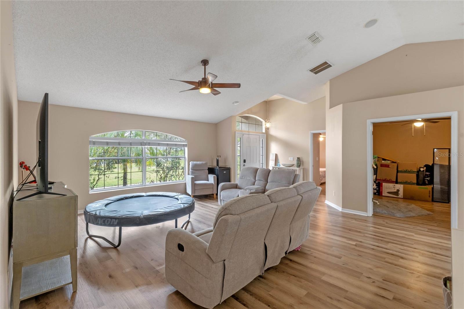 Image 11 of 54 For 2214 Lake Pointe Circle