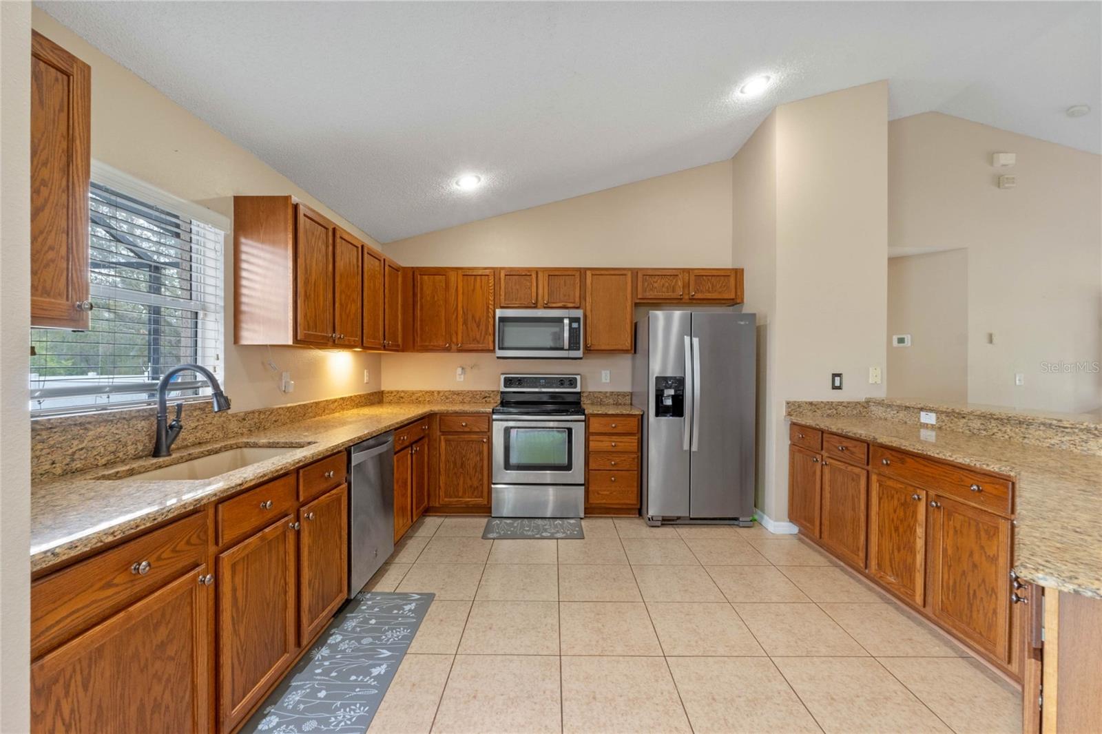 Image 15 of 54 For 2214 Lake Pointe Circle