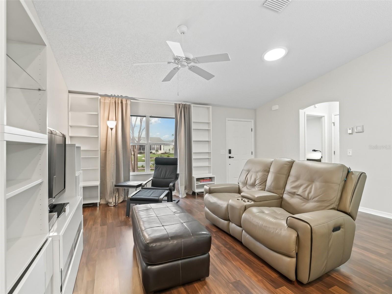 Image 10 of 35 For 893 Halstead Terrace