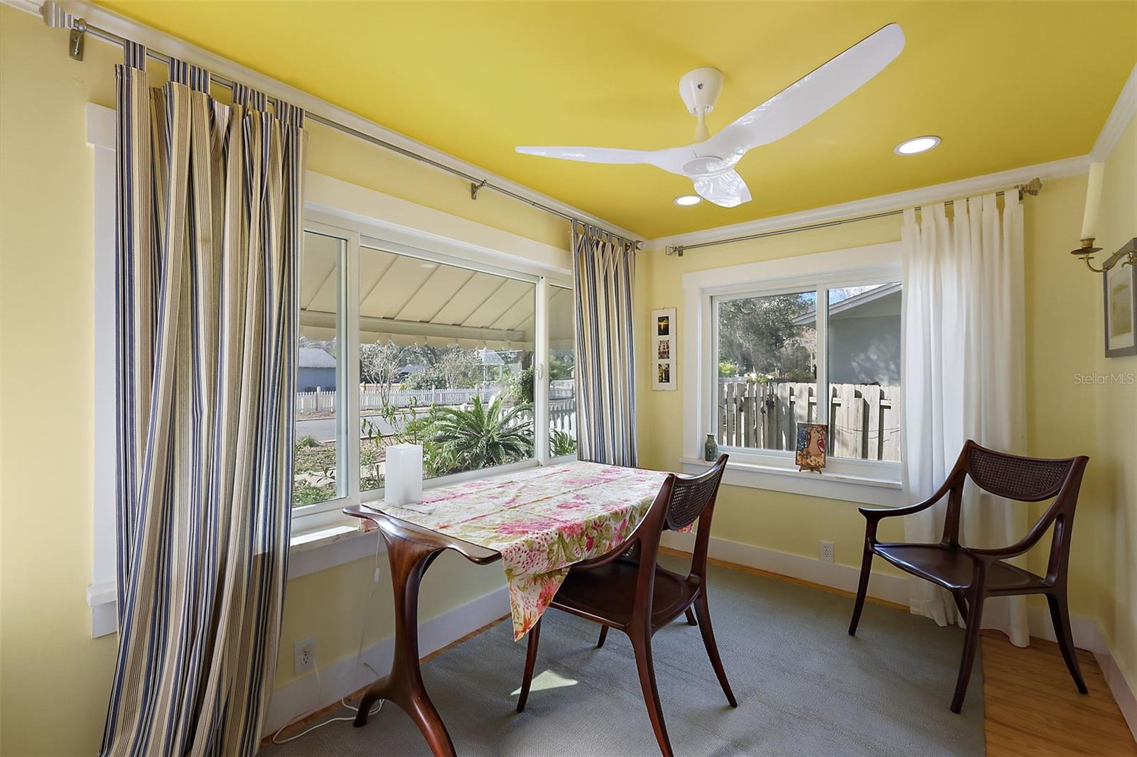 Image 17 of 41 For 936 Alexander Street