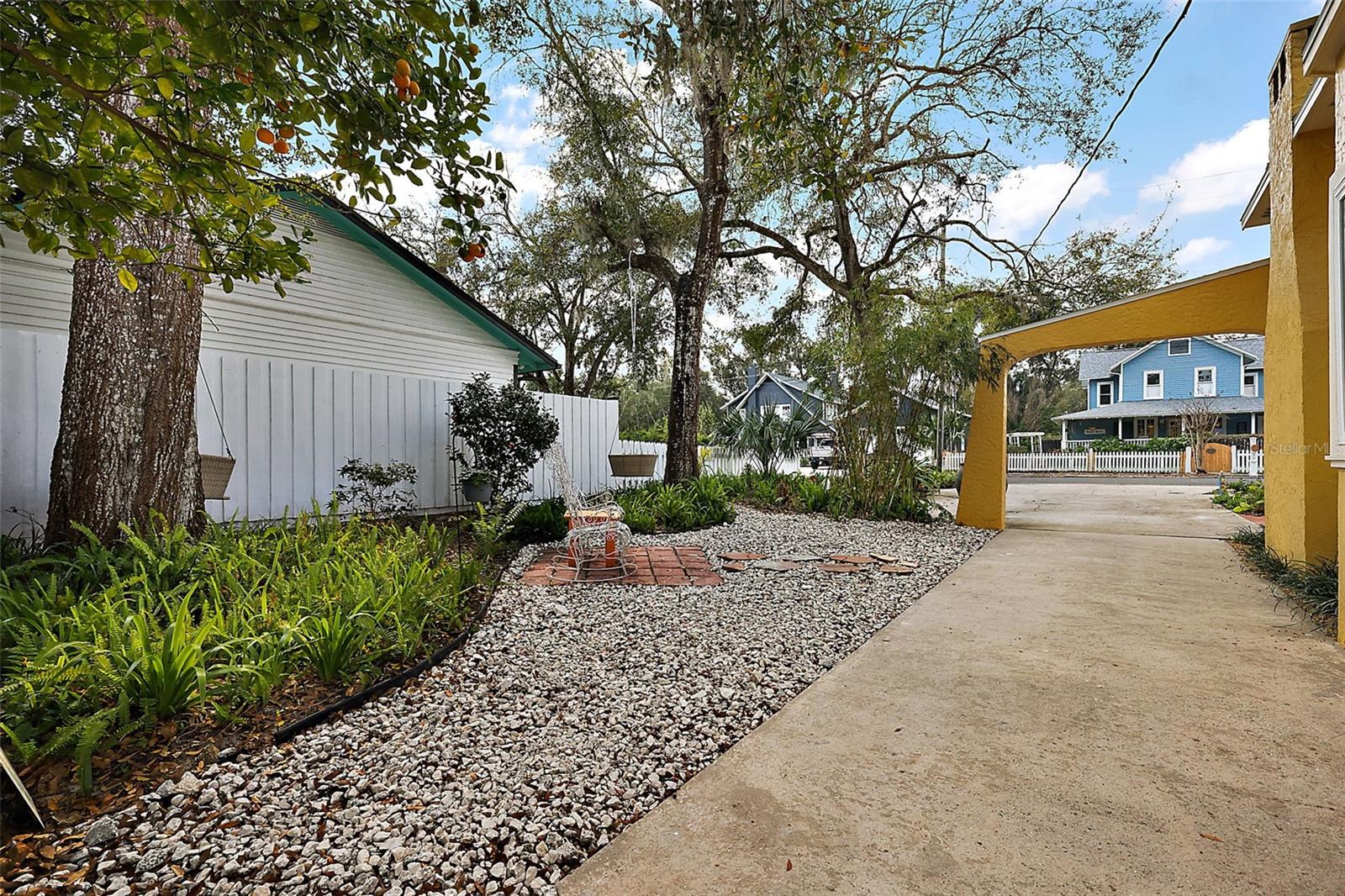 Image 30 of 41 For 936 Alexander Street
