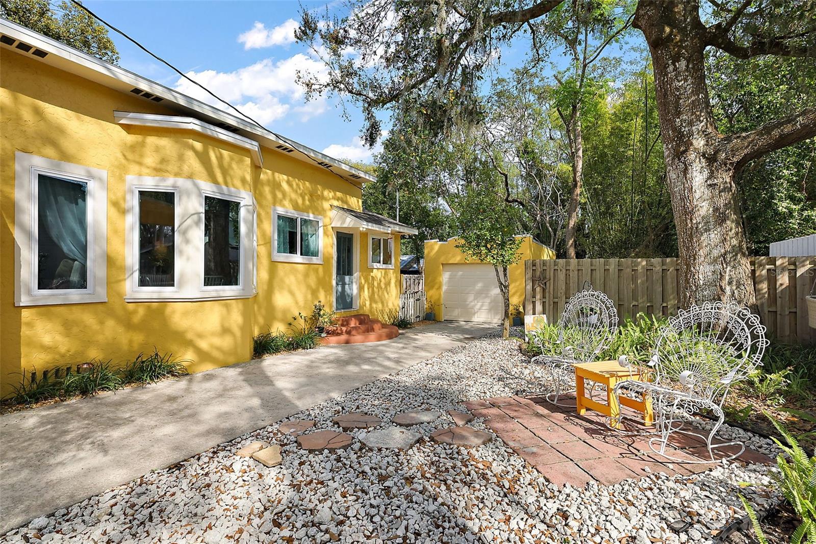 Image 31 of 41 For 936 Alexander Street