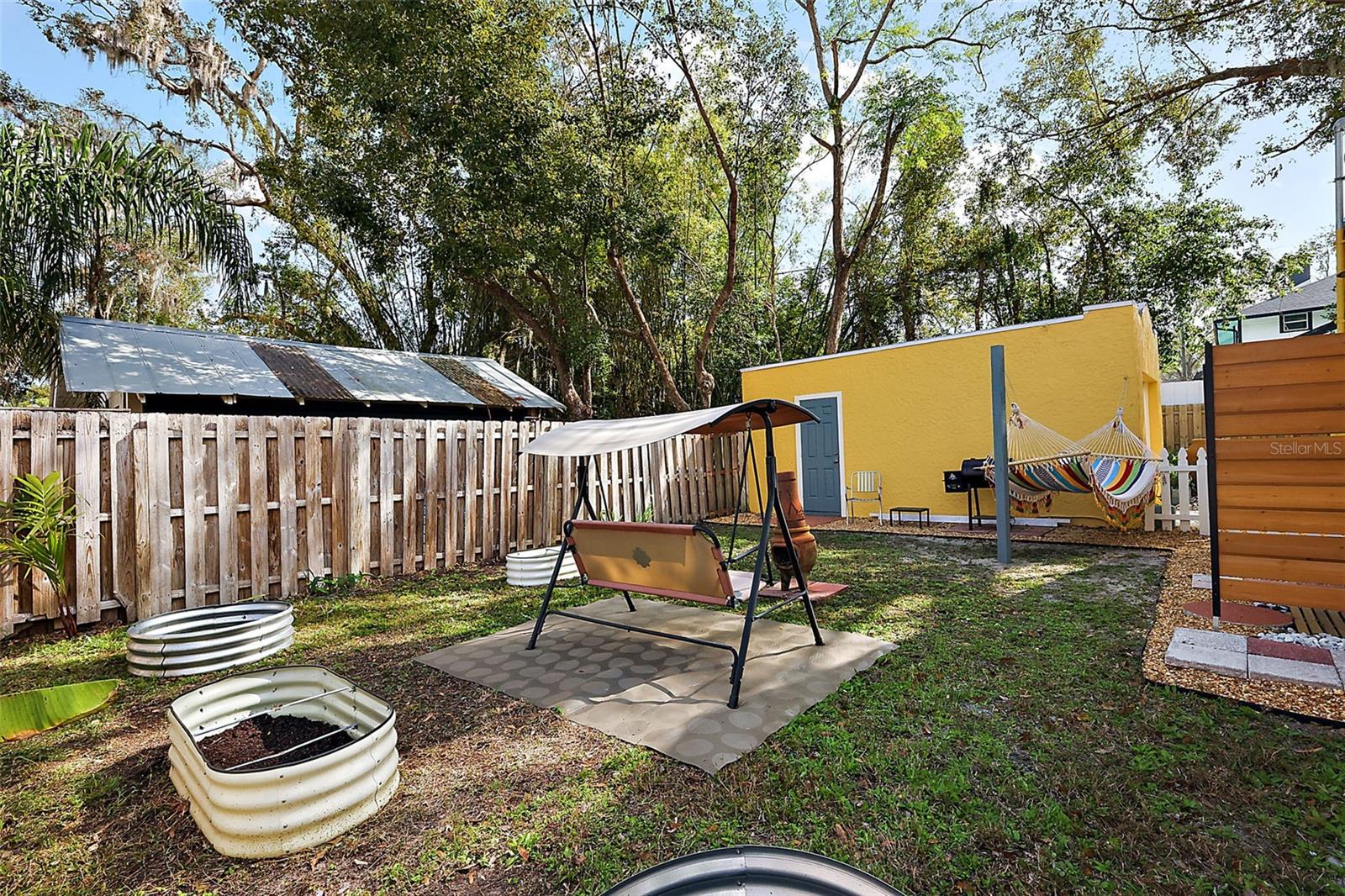 Image 33 of 41 For 936 Alexander Street