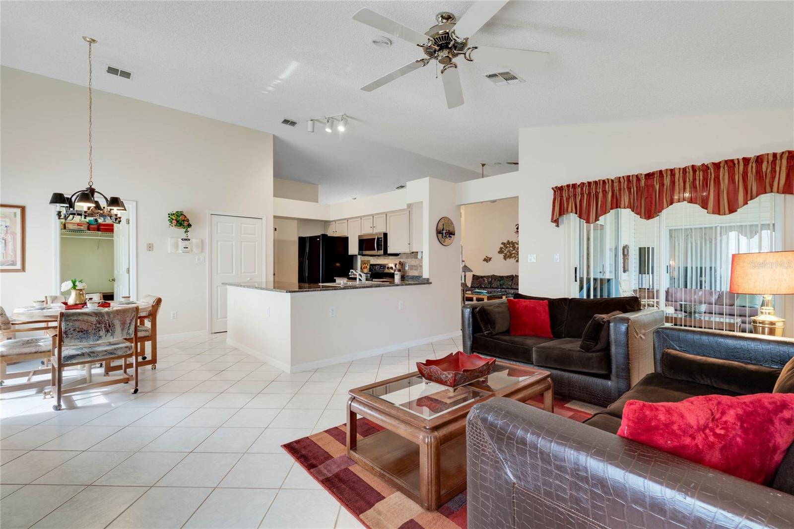 Image 18 of 59 For 25274 Lost Oak Circle