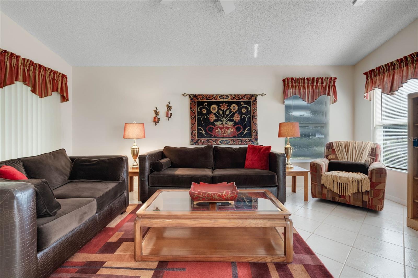 Image 20 of 59 For 25274 Lost Oak Circle