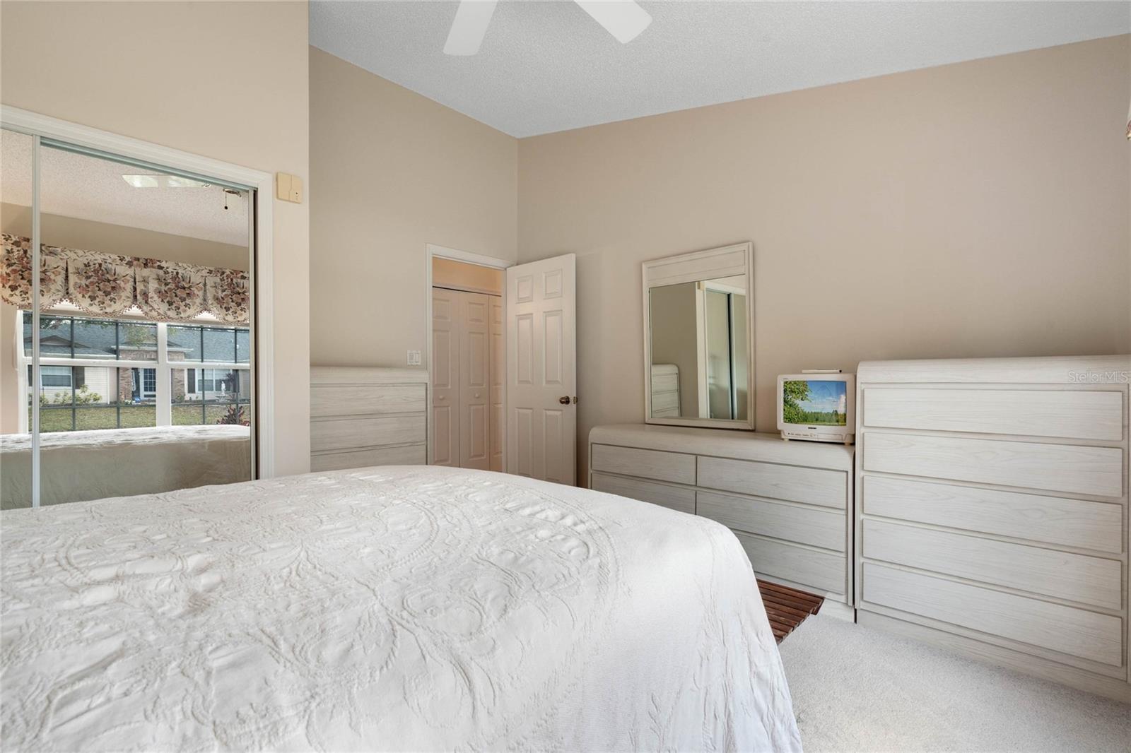 Image 29 of 59 For 25274 Lost Oak Circle