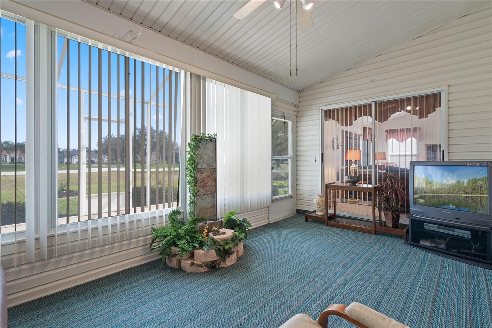 Image 33 of 59 For 25274 Lost Oak Circle