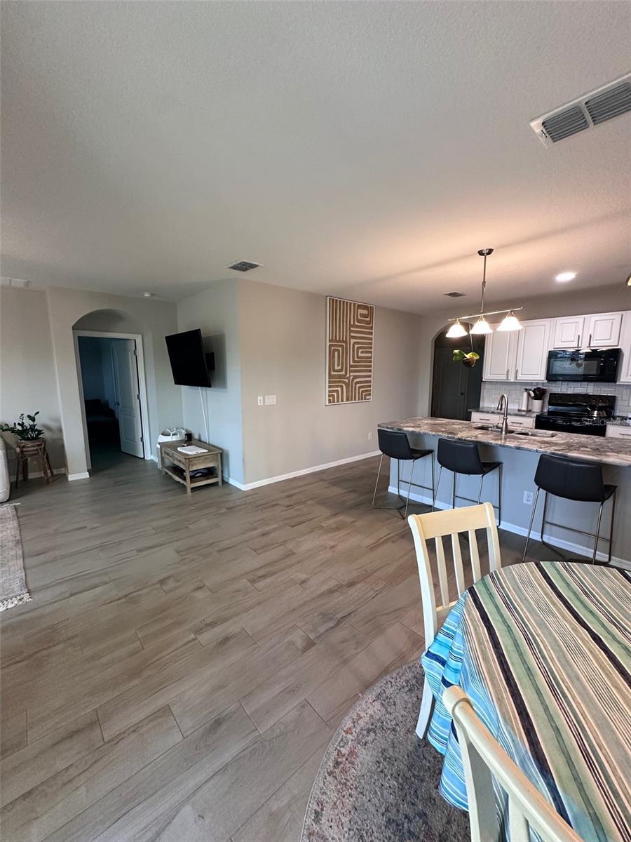 Image 13 of 15 For 3629 Maidencain St