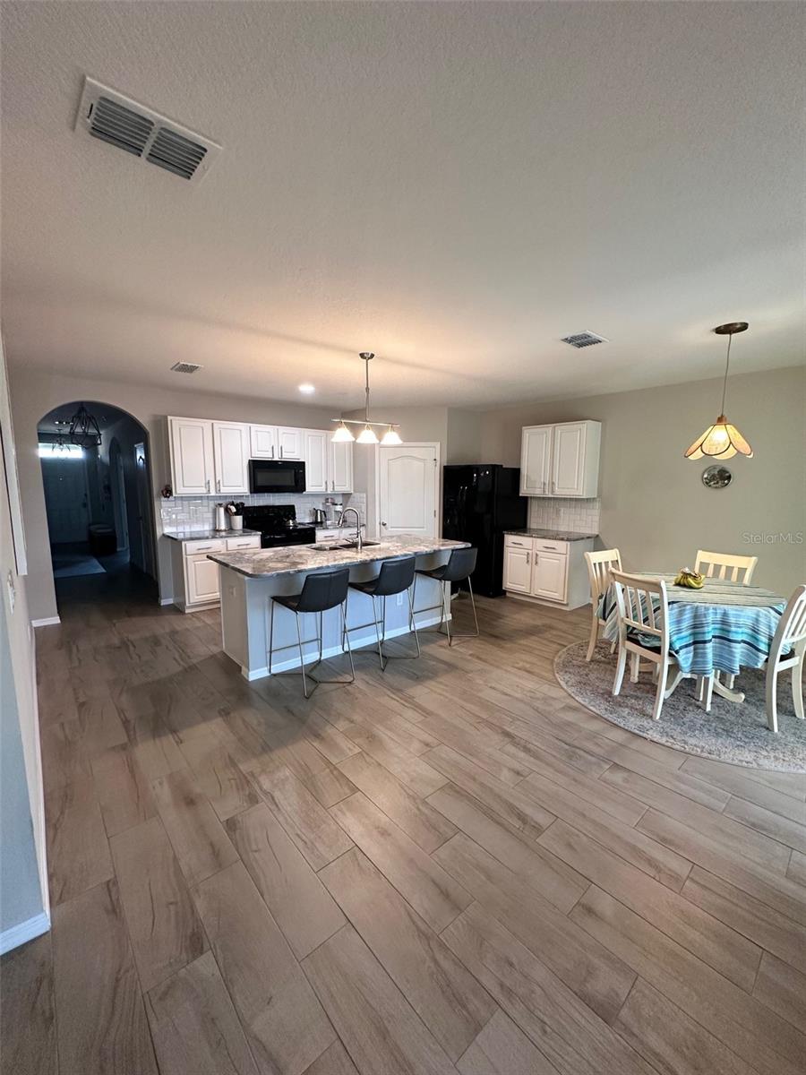 Image 2 of 15 For 3629 Maidencain St