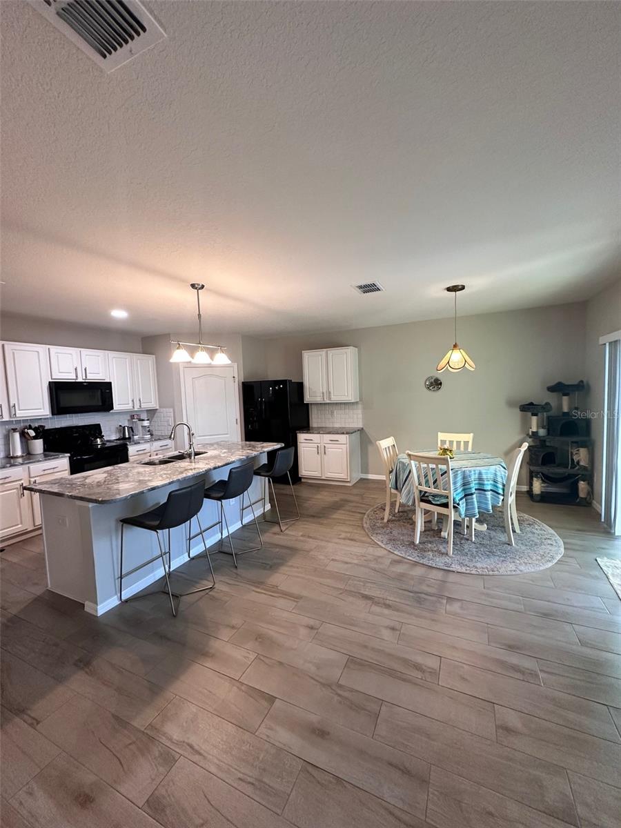 Image 6 of 15 For 3629 Maidencain St