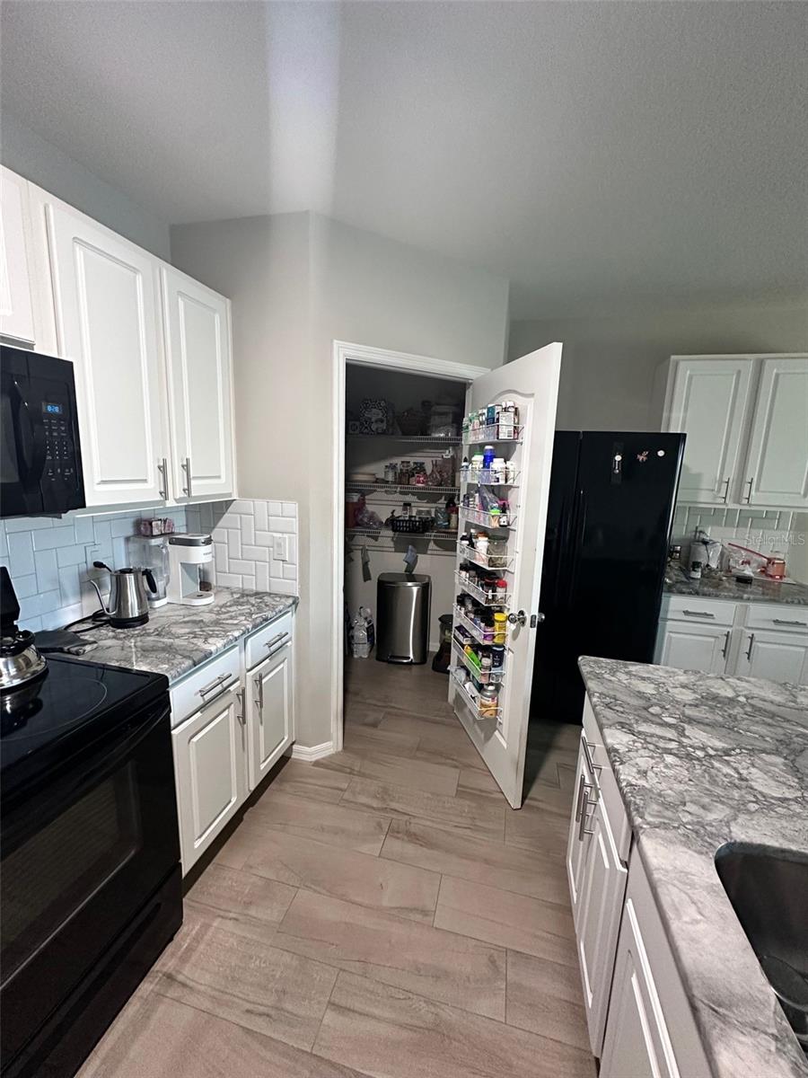 Image 7 of 15 For 3629 Maidencain St