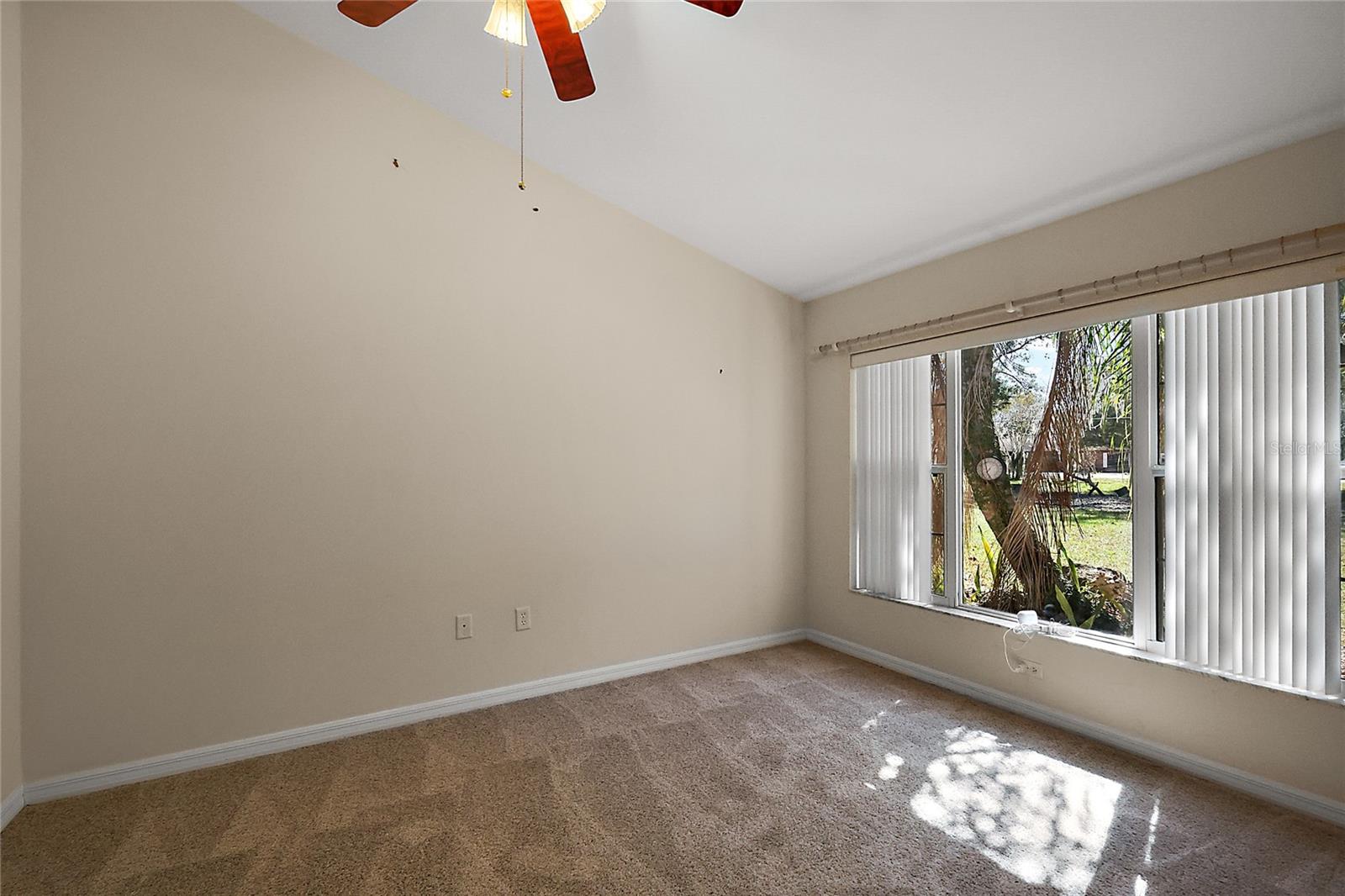 Image 10 of 37 For 2541 Lake Griffin Road