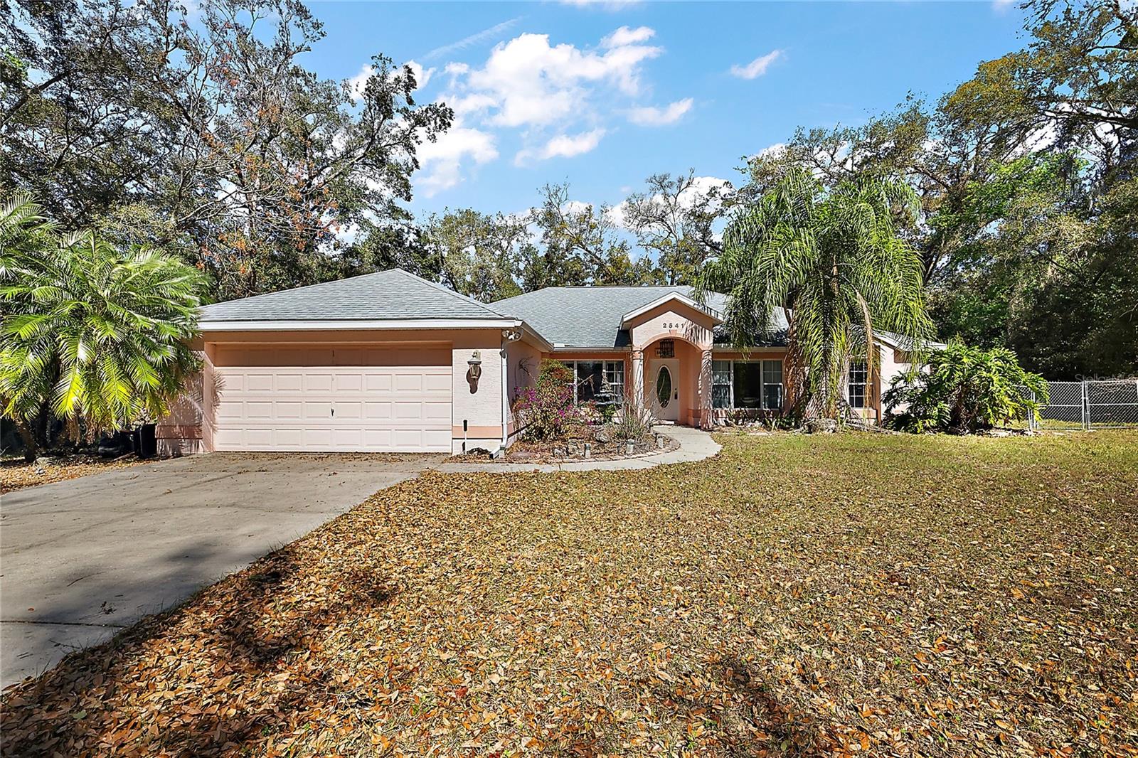Image 4 of 37 For 2541 Lake Griffin Road