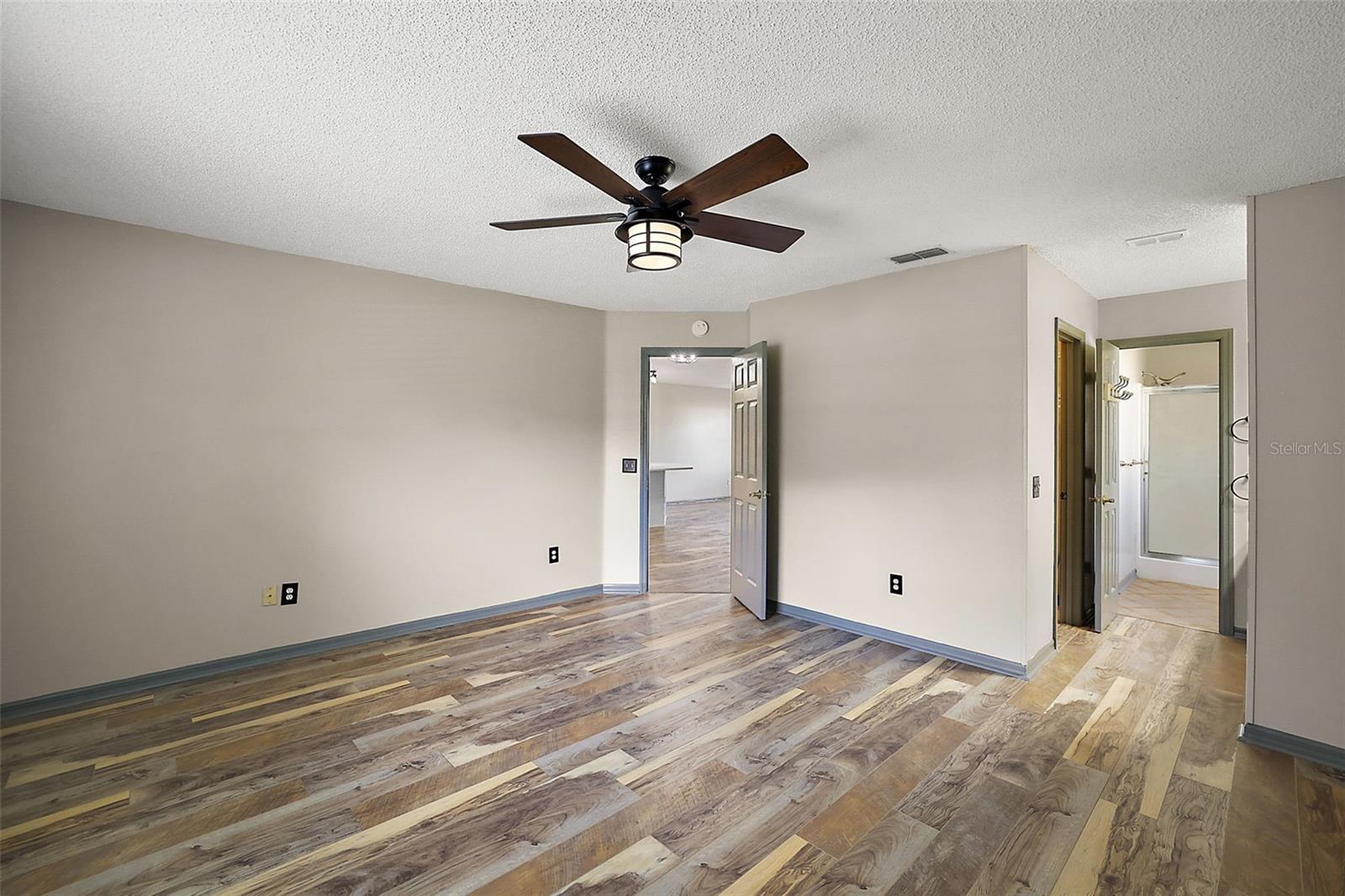 Image 17 of 25 For 2541 Privada Drive