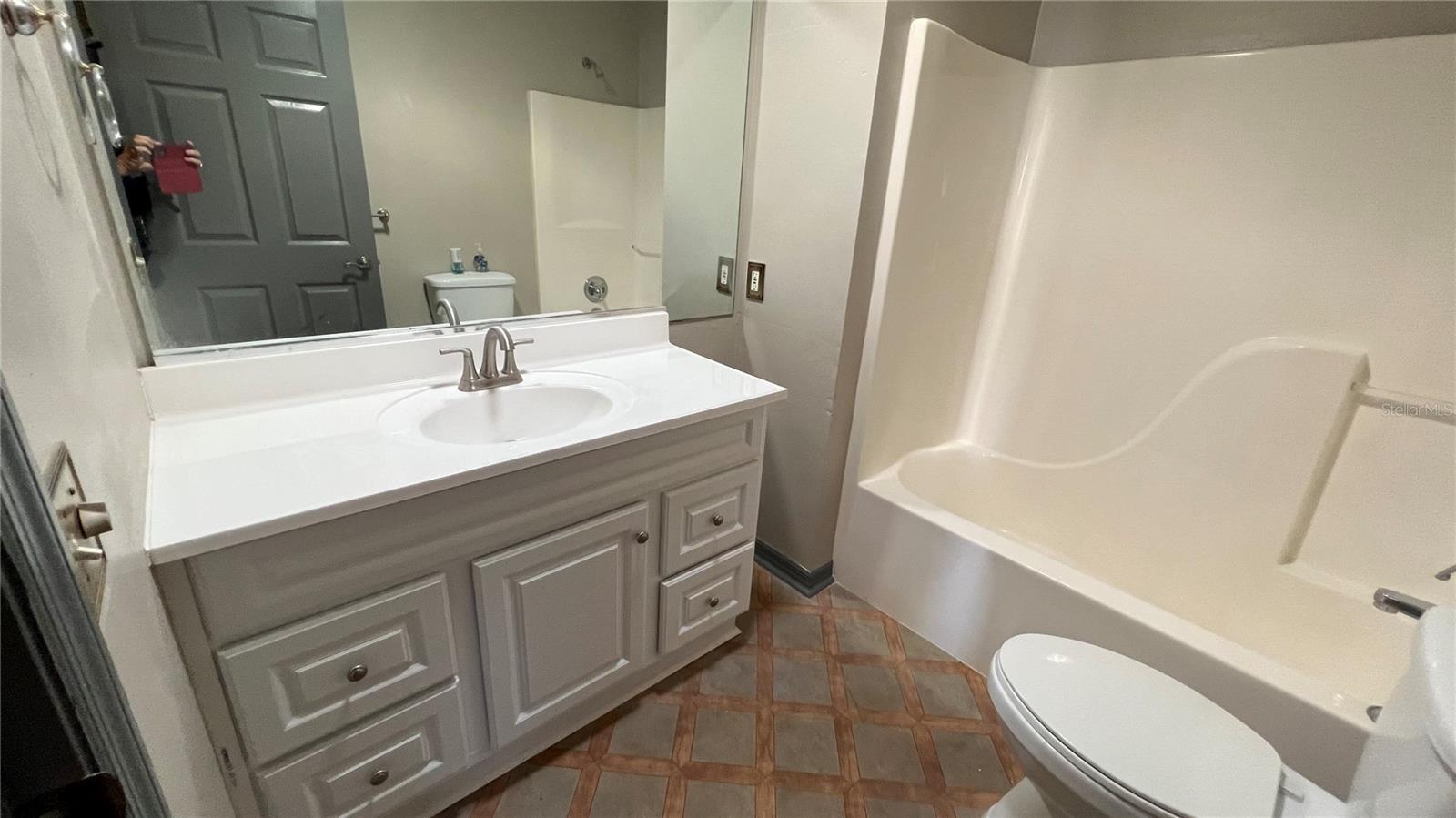 Image 22 of 25 For 2541 Privada Drive