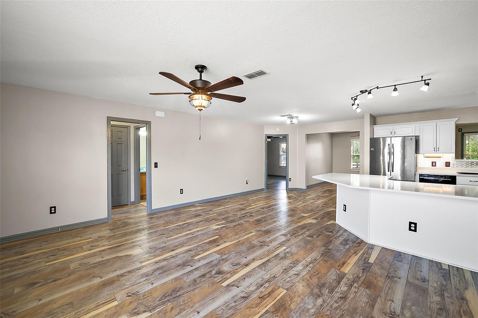 Image 5 of 25 For 2541 Privada Drive