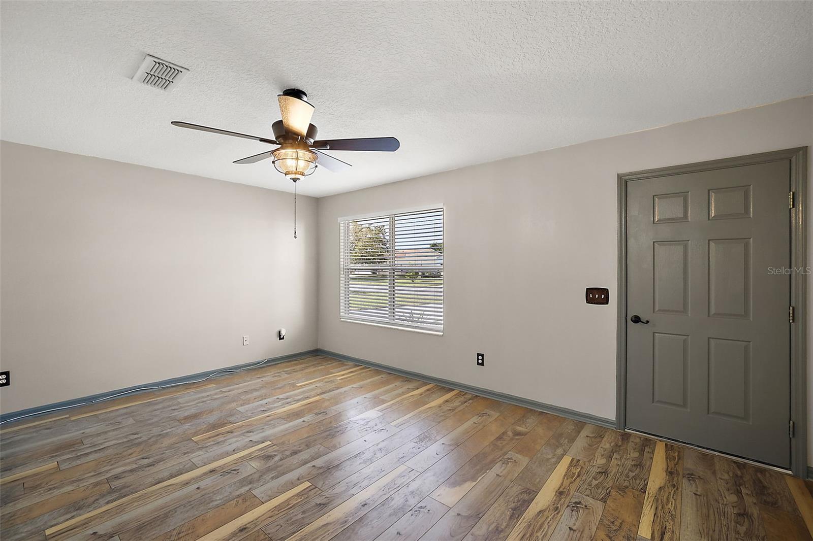 Image 7 of 25 For 2541 Privada Drive