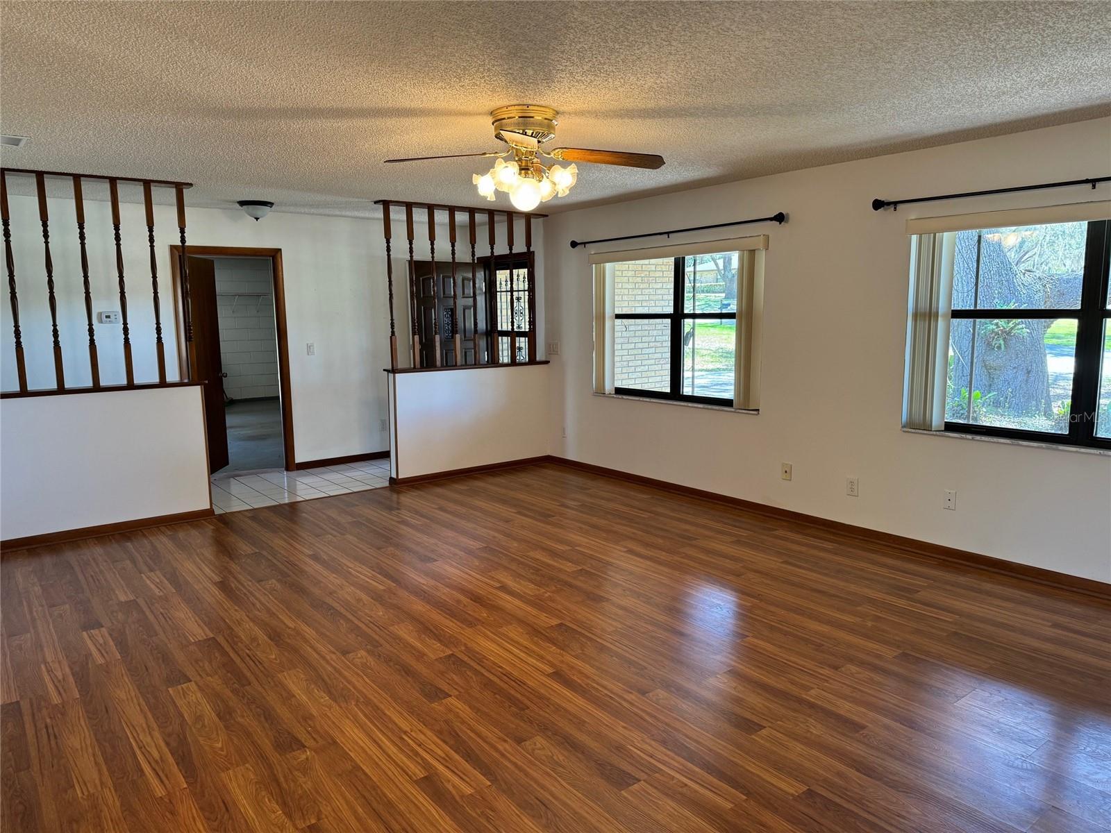 Image 3 of 23 For 1009 Linda Glen Avenue