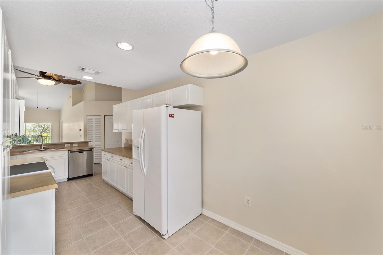 Image 12 of 40 For 5436 Admiral Way 2