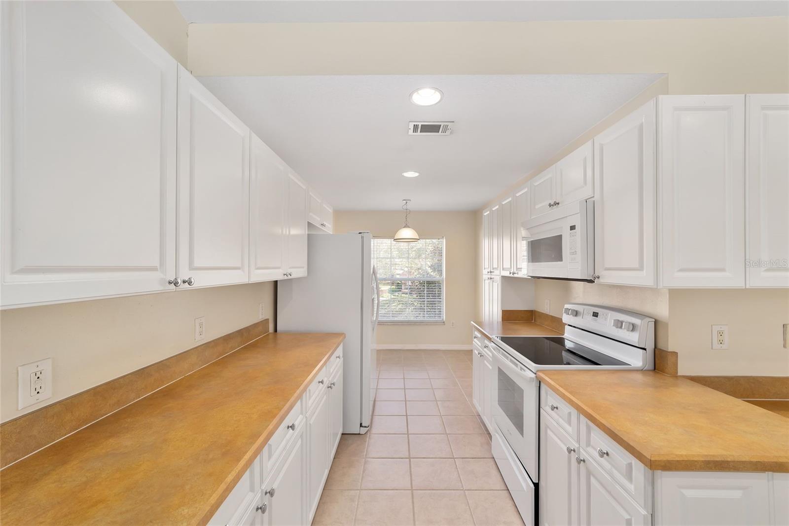 Image 13 of 40 For 5436 Admiral Way 2