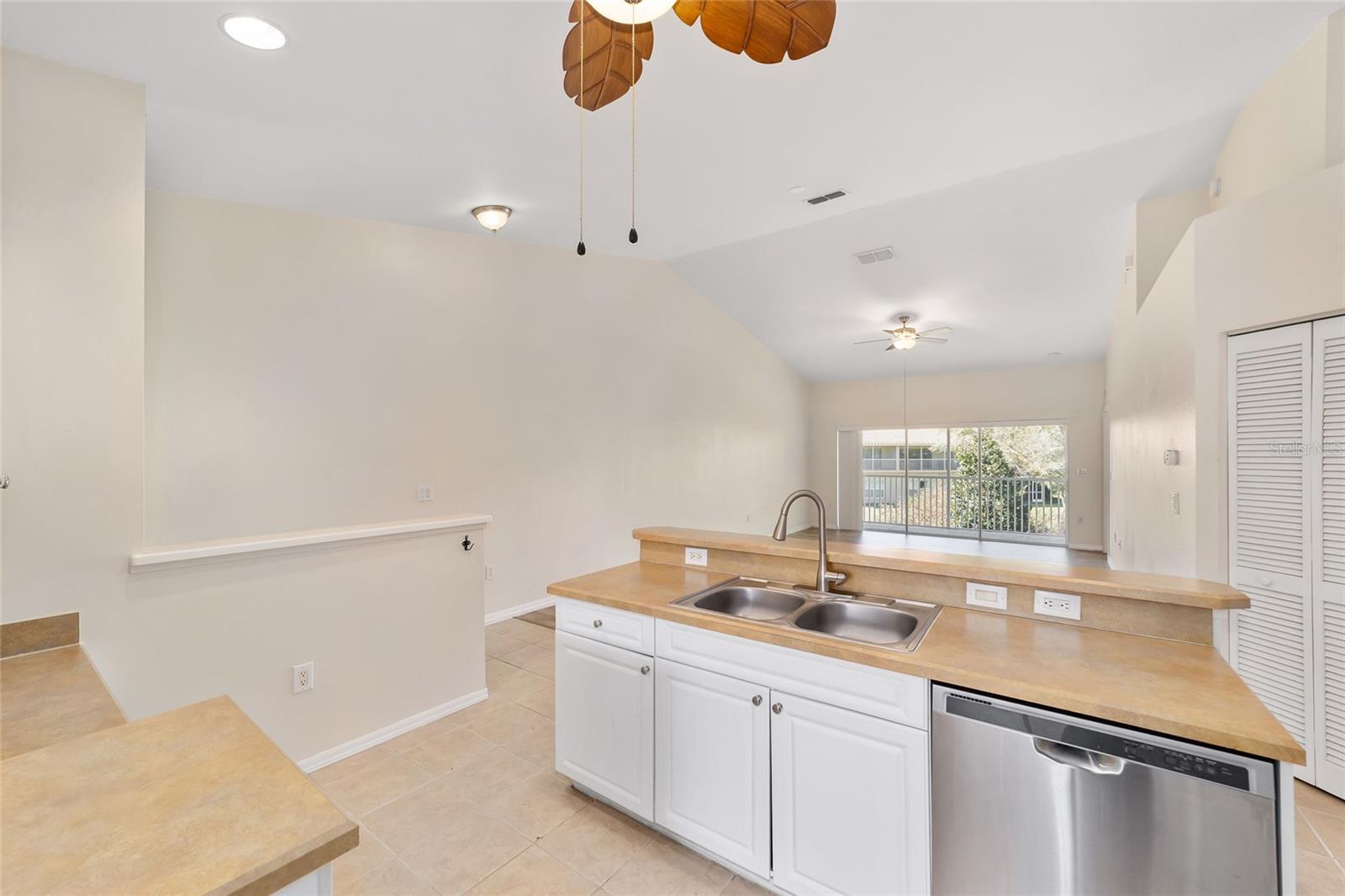 Image 16 of 40 For 5436 Admiral Way 2