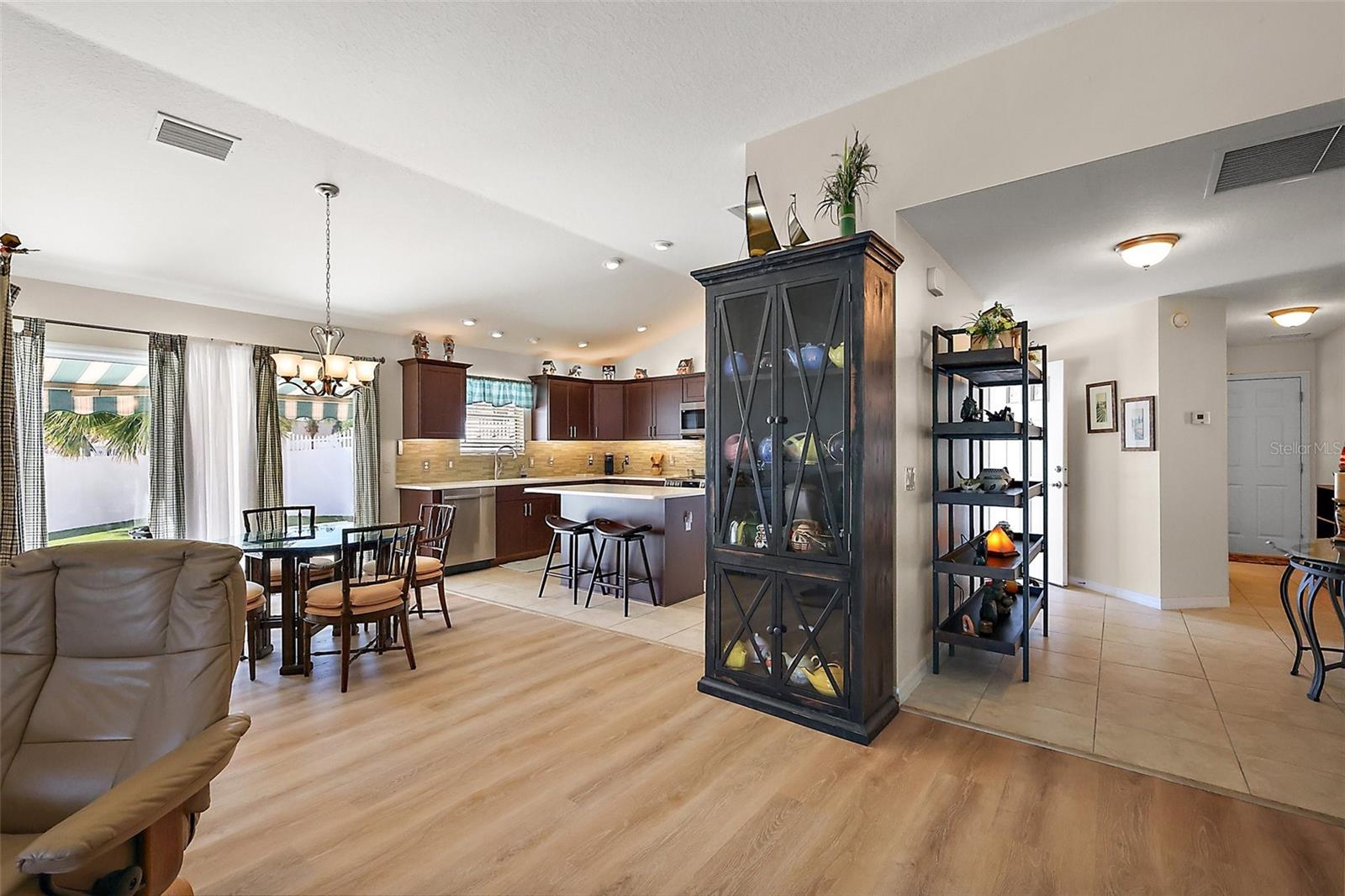 Image 6 of 31 For 1781 Kingfisher Court