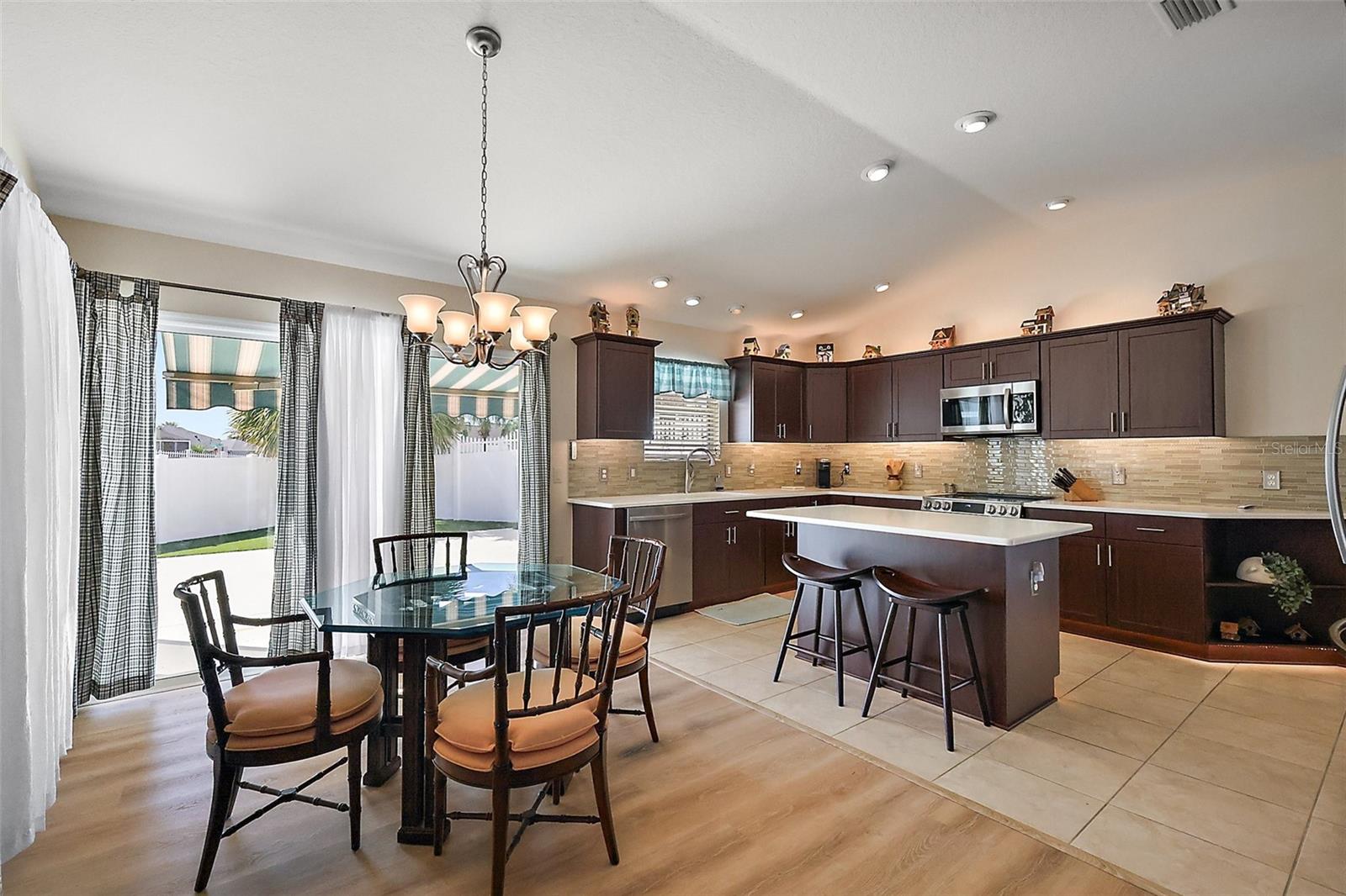 Image 7 of 31 For 1781 Kingfisher Court