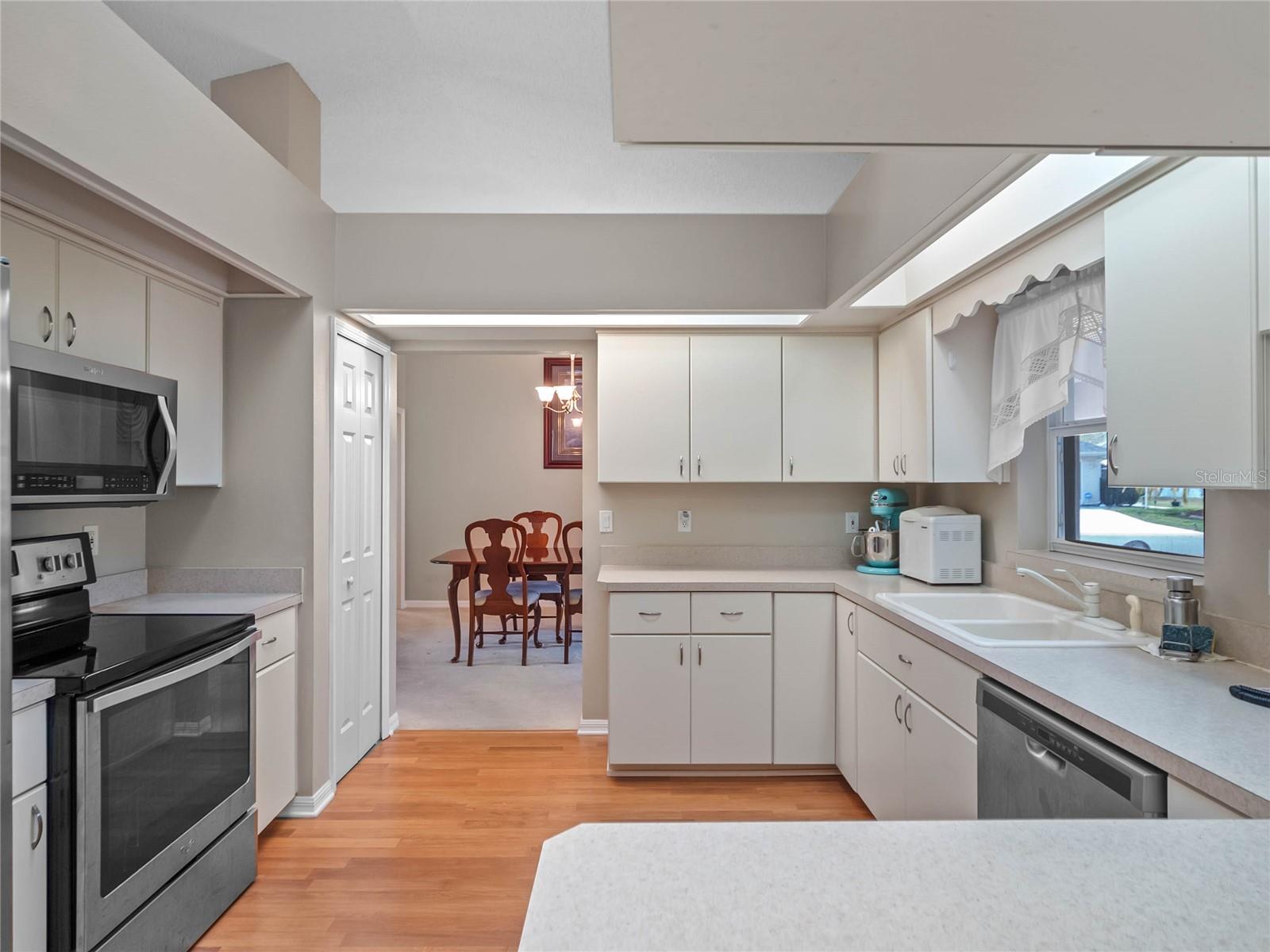 Image 12 of 65 For 5533 Squires Drive