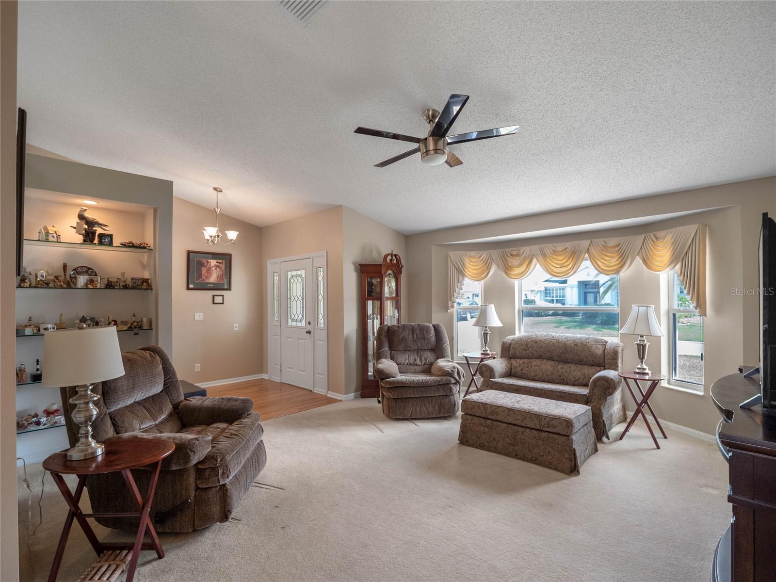 Image 7 of 65 For 5533 Squires Drive