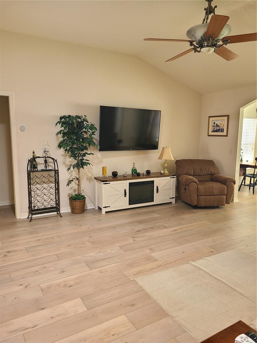 Image 5 of 18 For 879 Chappells Drive