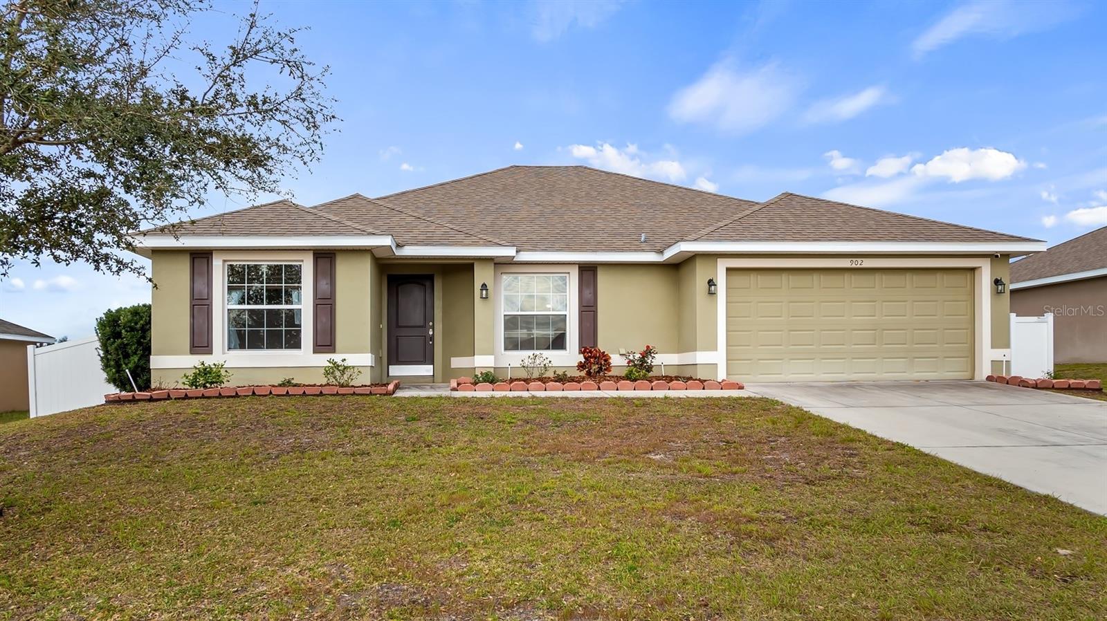 Details for 902 Chestnut Drive, FRUITLAND PARK, FL 34731