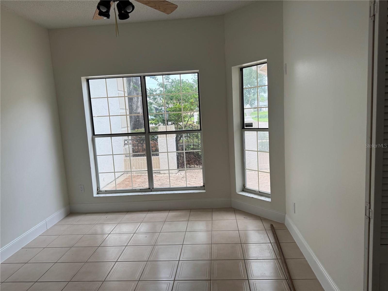 Image 16 of 49 For 2450 Sweetwater Country Club Drive